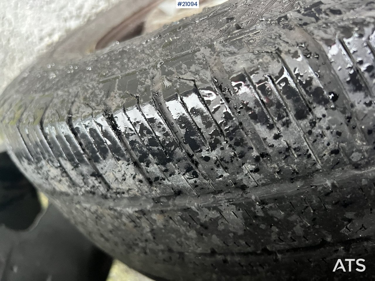 Umpikori kuorma-auto Mercedes Varebil: kuva Umpikori kuorma-auto Mercedes Varebil