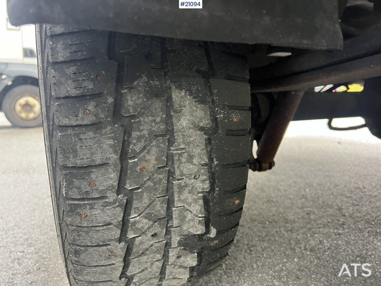 Umpikori kuorma-auto Mercedes Varebil: kuva Umpikori kuorma-auto Mercedes Varebil