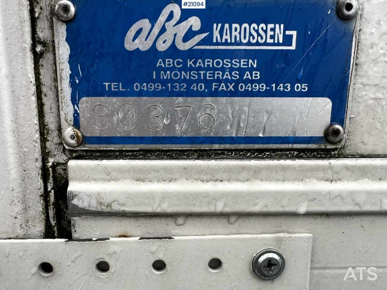 Umpikori kuorma-auto Mercedes Varebil: kuva Umpikori kuorma-auto Mercedes Varebil