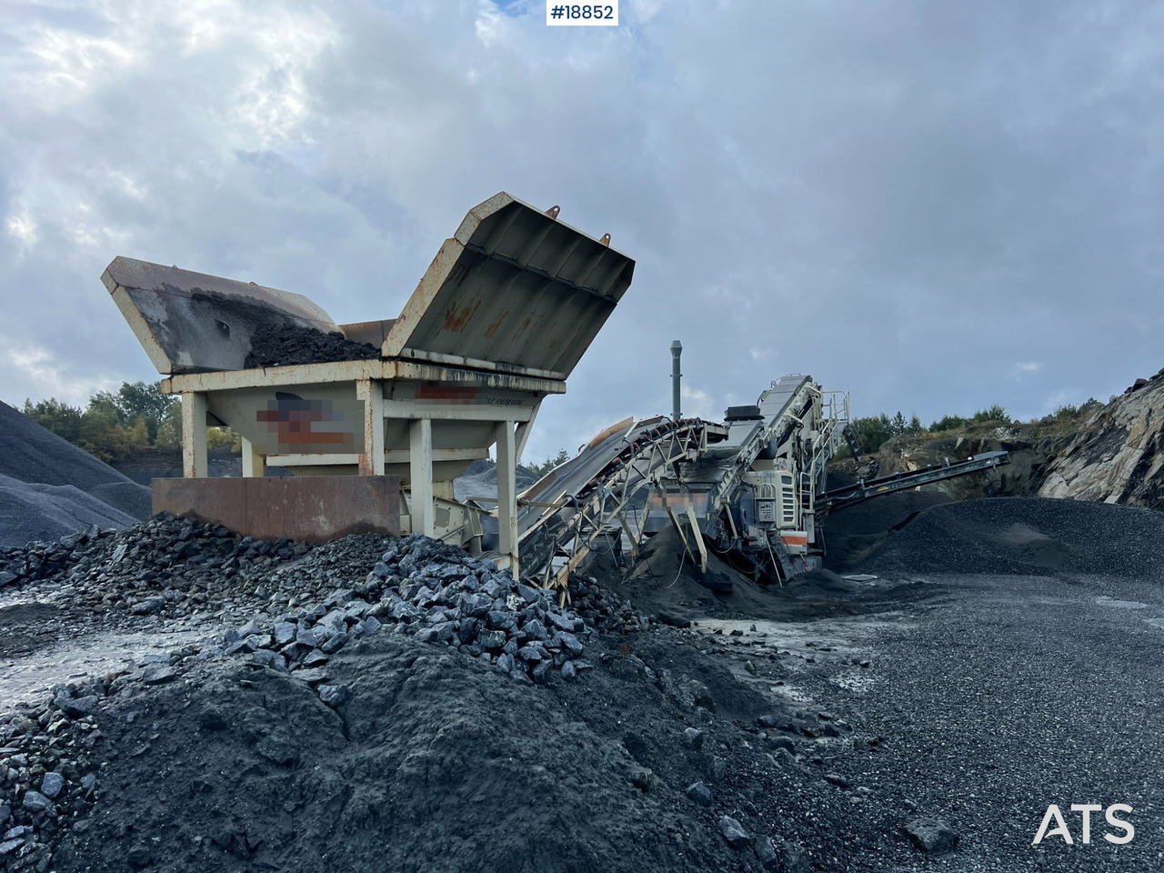 Metso Lokotrack LT220D Finknuser m/ sikt, matekasse og transportbånd - Mobiilimurskain: kuva Metso Lokotrack LT220D Finknuser m/ sikt, matekasse og transportbånd - Mobiilimurskain Metso Lokotrack LT220D Finknuser m/ sikt, matekasse og transportbånd - Mobiilimurskain: kuva Metso Lokotrack LT220D Finknuser m/ sikt, matekasse og transportbånd - Mobiilimurskain
