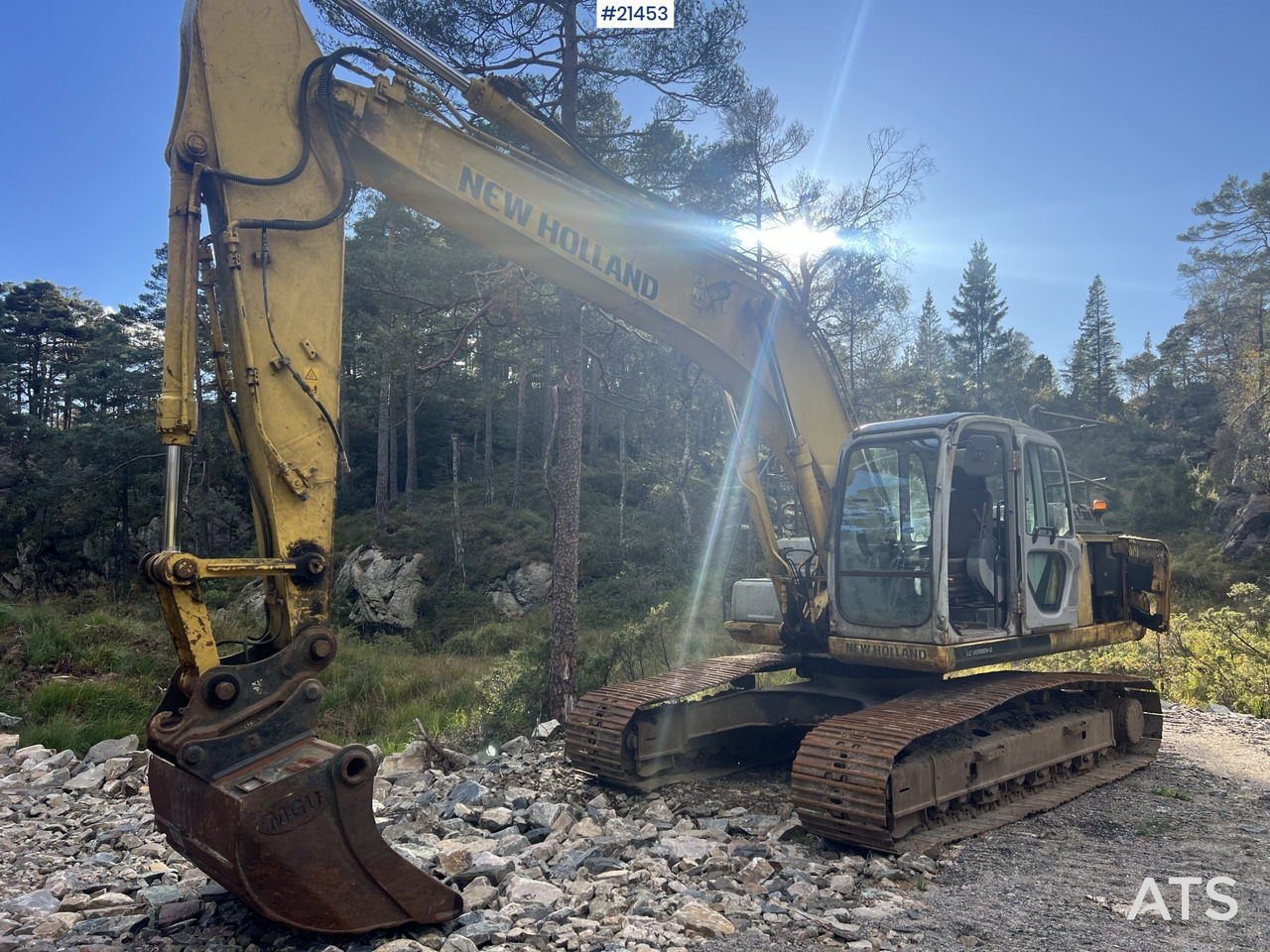 New Holland E215 Gravemaskin - Telakaivukone: kuva New Holland E215 Gravemaskin - Telakaivukone New Holland E215 Gravemaskin - Telakaivukone: kuva New Holland E215 Gravemaskin - Telakaivukone