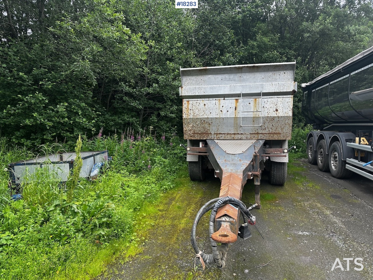 Nor-Slep Trippel kjerre - Kippiauto perävaunu: kuva Nor-Slep Trippel kjerre - Kippiauto perävaunu Nor-Slep Trippel kjerre - Kippiauto perävaunu: kuva Nor-Slep Trippel kjerre - Kippiauto perävaunu