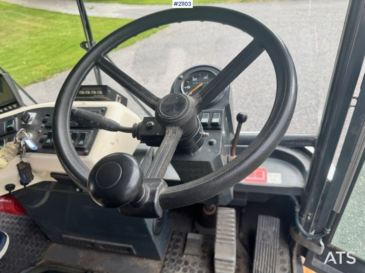 Lakaisuauto Ravo 540: kuva Lakaisuauto Ravo 540