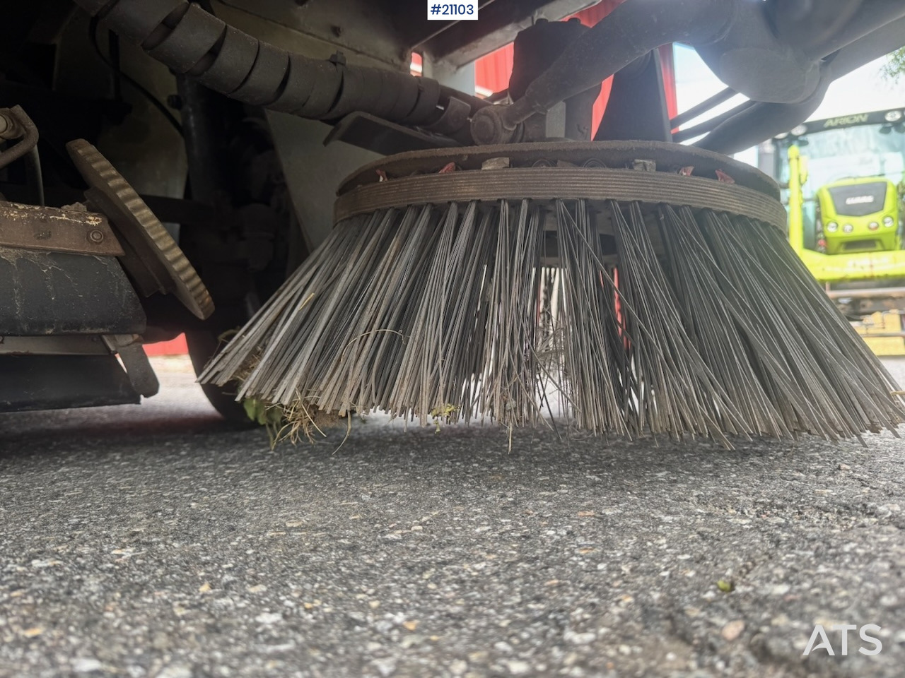 Lakaisuauto Ravo 540: kuva Lakaisuauto Ravo 540