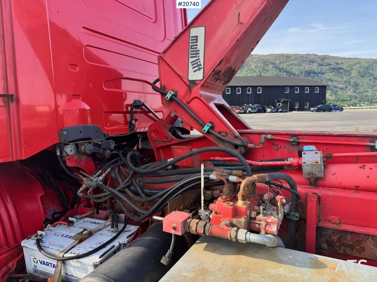 Koukkulava kuorma-auto Scania R124: kuva Koukkulava kuorma-auto Scania R124 Koukkulava kuorma-auto Scania R124: kuva Koukkulava kuorma-auto Scania R124