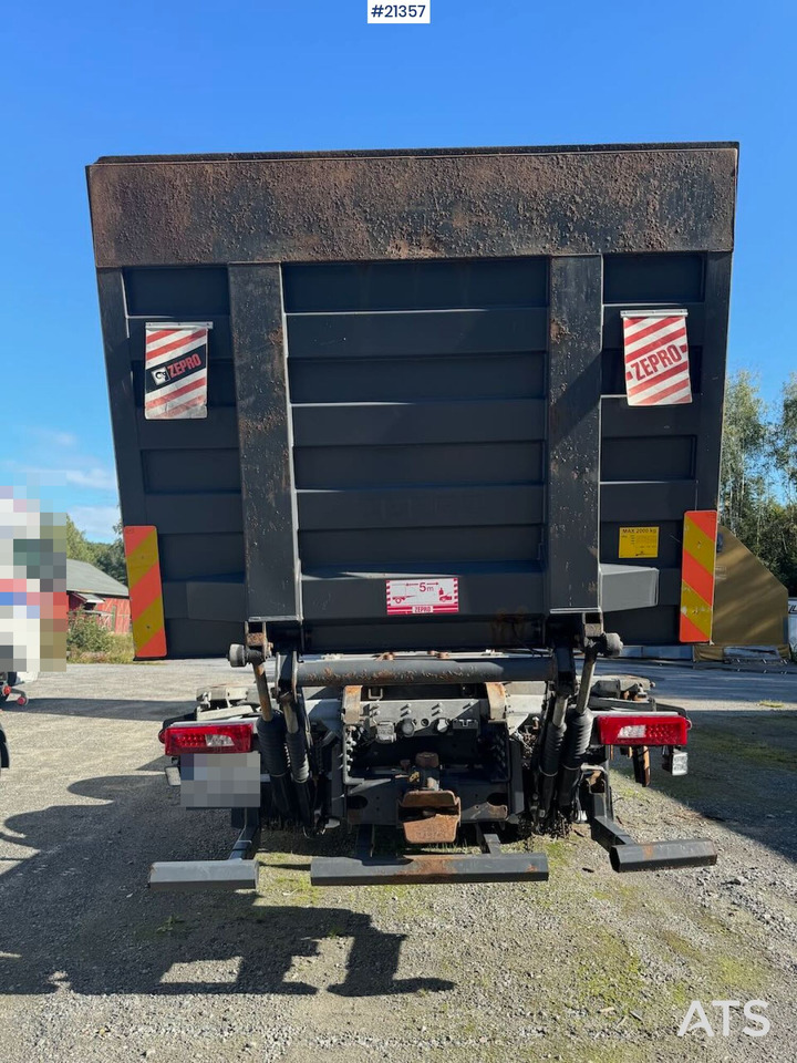 Konttialus/ Vaihtokuormatilat kuorma-auto Scania R580: kuva Konttialus/ Vaihtokuormatilat kuorma-auto Scania R580