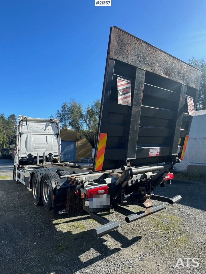 Konttialus/ Vaihtokuormatilat kuorma-auto Scania R580: kuva Konttialus/ Vaihtokuormatilat kuorma-auto Scania R580