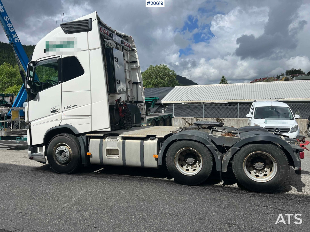 Vetopöytäauto Volvo FH650: kuva Vetopöytäauto Volvo FH650