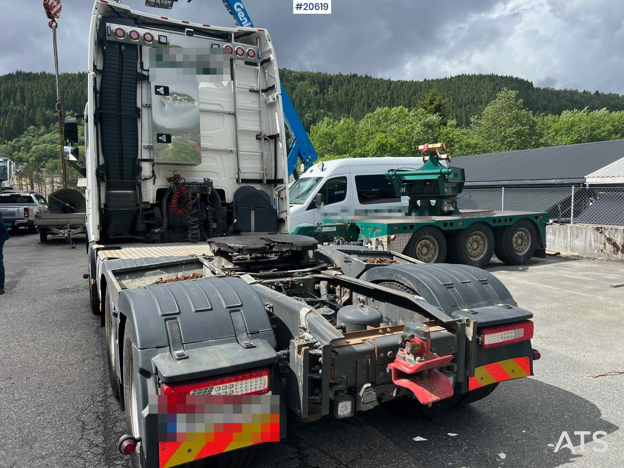 Vetopöytäauto Volvo FH650: kuva Vetopöytäauto Volvo FH650