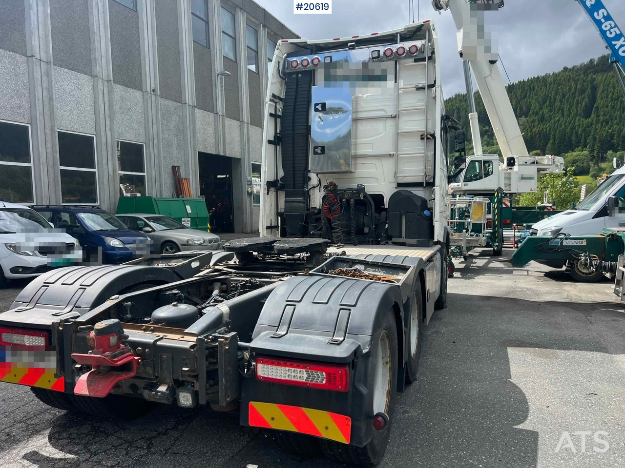 Vetopöytäauto Volvo FH650: kuva Vetopöytäauto Volvo FH650