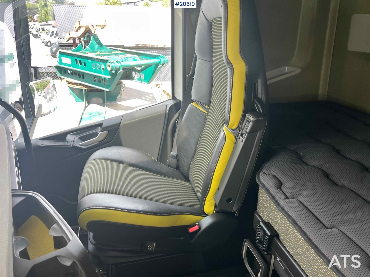Vetopöytäauto Volvo FH650: kuva Vetopöytäauto Volvo FH650
