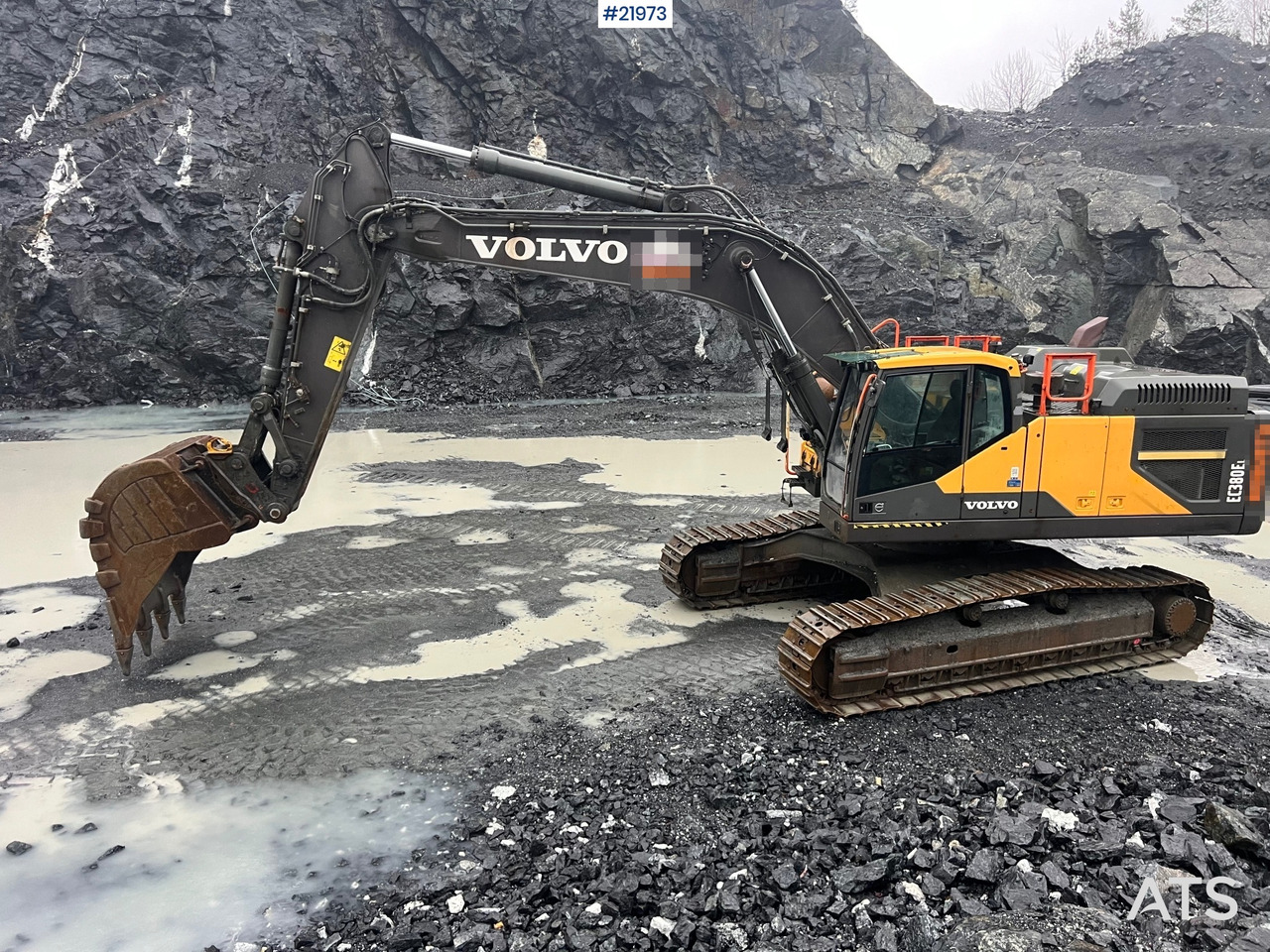 Volvo EC380EL - Telakaivukone: kuva Volvo EC380EL - Telakaivukone Volvo EC380EL - Telakaivukone: kuva Volvo EC380EL - Telakaivukone