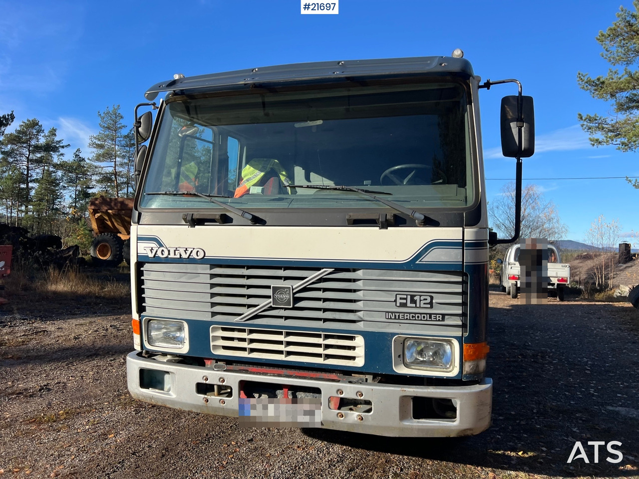 Volvo FH12 6x2 Tippbil - Kippiauto kuorma-auto: kuva Volvo FH12 6x2 Tippbil - Kippiauto kuorma-auto Volvo FH12 6x2 Tippbil - Kippiauto kuorma-auto: kuva Volvo FH12 6x2 Tippbil - Kippiauto kuorma-auto