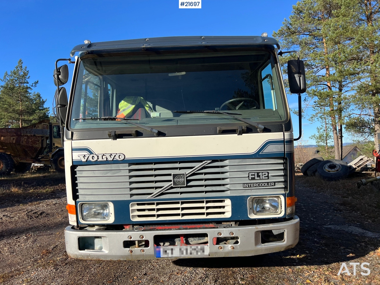 Volvo FH12 6x2 Tippbil - Kippiauto kuorma-auto: kuva Volvo FH12 6x2 Tippbil - Kippiauto kuorma-auto Volvo FH12 6x2 Tippbil - Kippiauto kuorma-auto: kuva Volvo FH12 6x2 Tippbil - Kippiauto kuorma-auto