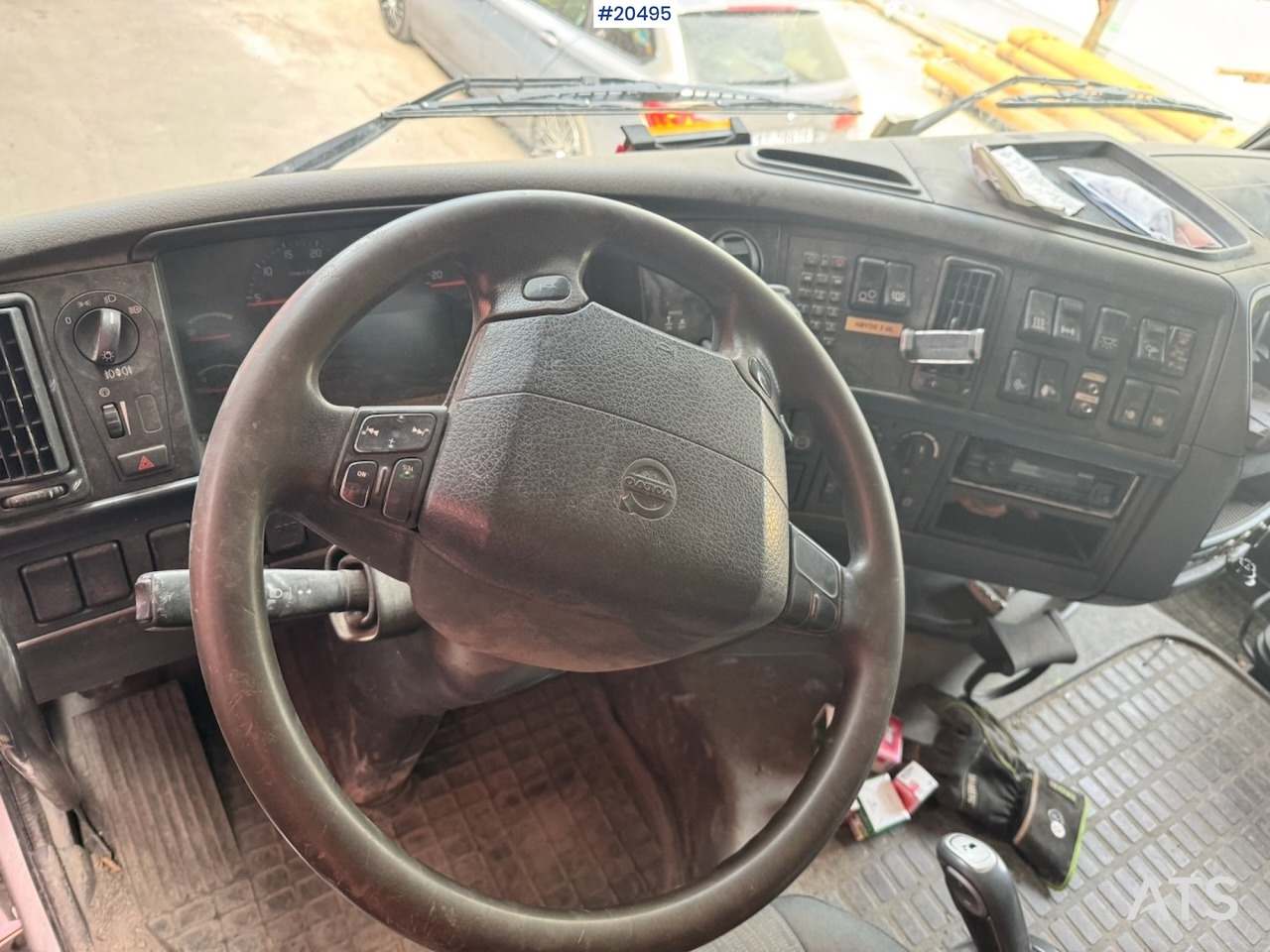 Nostovarsi-vaihtolavakuorma kuorma-auto Volvo FH520: kuva Nostovarsi-vaihtolavakuorma kuorma-auto Volvo FH520
