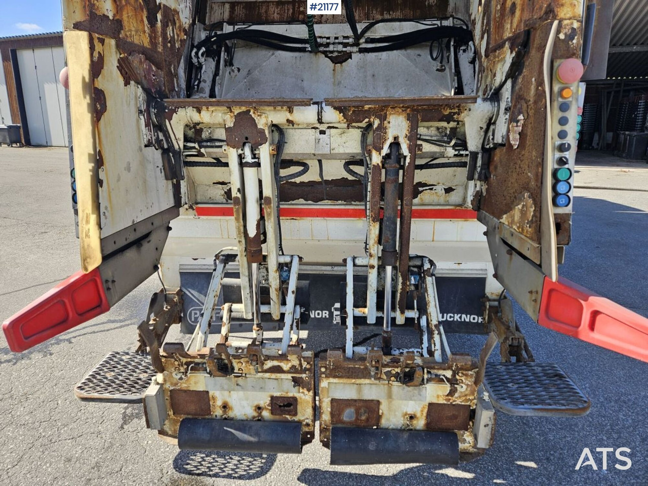 Volvo FM370 6x2 1-kammer komprimatorbil med Zoeller påbygg - Roska-auto: kuva Volvo FM370 6x2 1-kammer komprimatorbil med Zoeller påbygg - Roska-auto Volvo FM370 6x2 1-kammer komprimatorbil med Zoeller påbygg - Roska-auto: kuva Volvo FM370 6x2 1-kammer komprimatorbil med Zoeller påbygg - Roska-auto