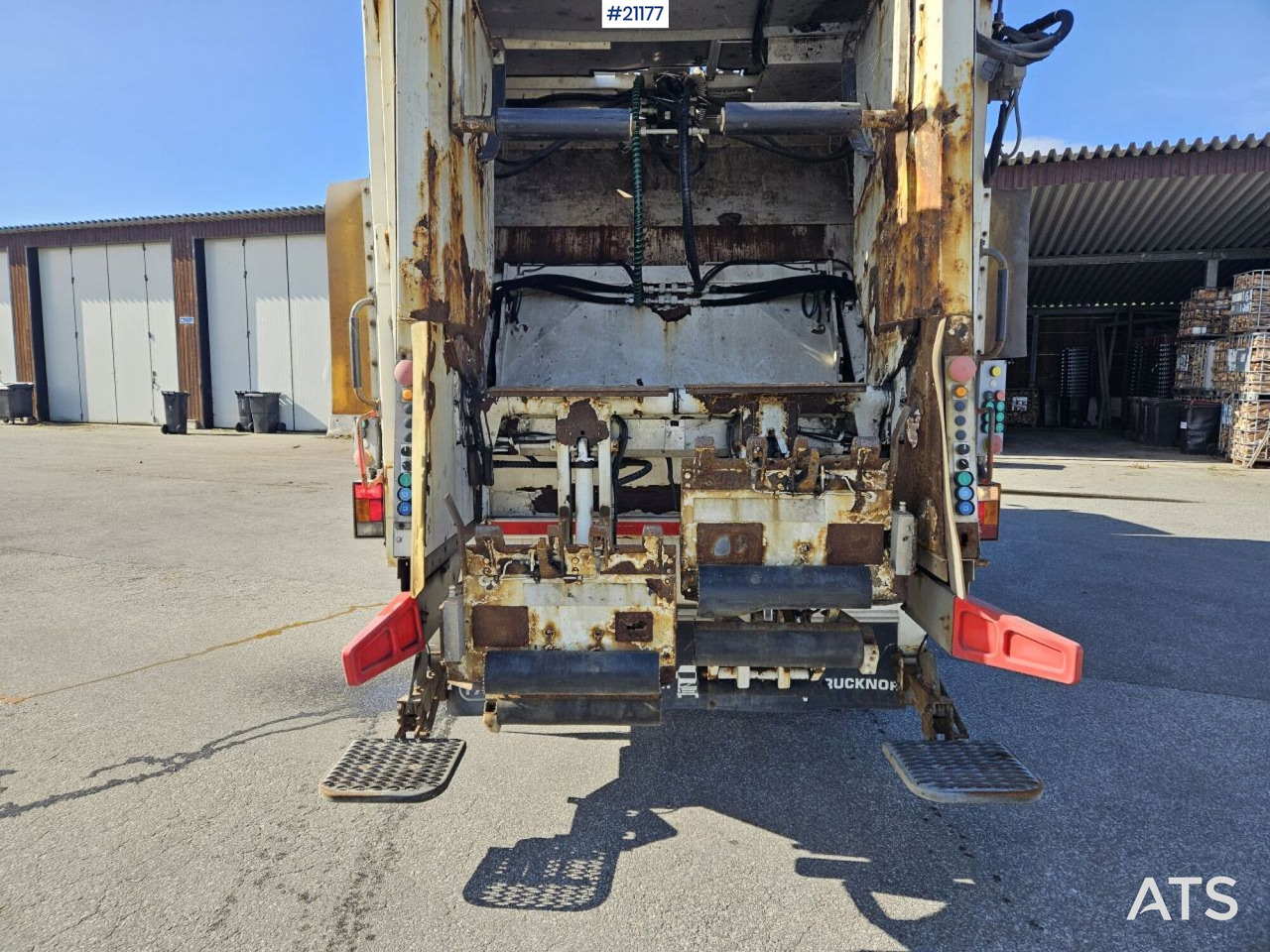 Volvo FM370 6x2 1-kammer komprimatorbil med Zoeller påbygg - Roska-auto: kuva Volvo FM370 6x2 1-kammer komprimatorbil med Zoeller påbygg - Roska-auto Volvo FM370 6x2 1-kammer komprimatorbil med Zoeller påbygg - Roska-auto: kuva Volvo FM370 6x2 1-kammer komprimatorbil med Zoeller påbygg - Roska-auto