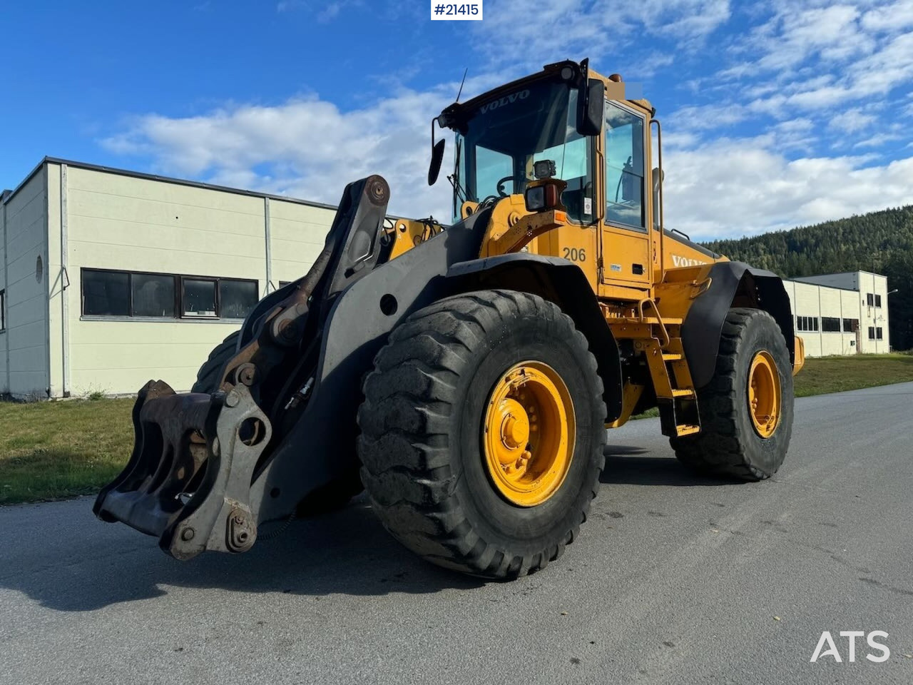 Volvo L110E - Pyöräkuormaaja: kuva Volvo L110E - Pyöräkuormaaja Volvo L110E - Pyöräkuormaaja: kuva Volvo L110E - Pyöräkuormaaja