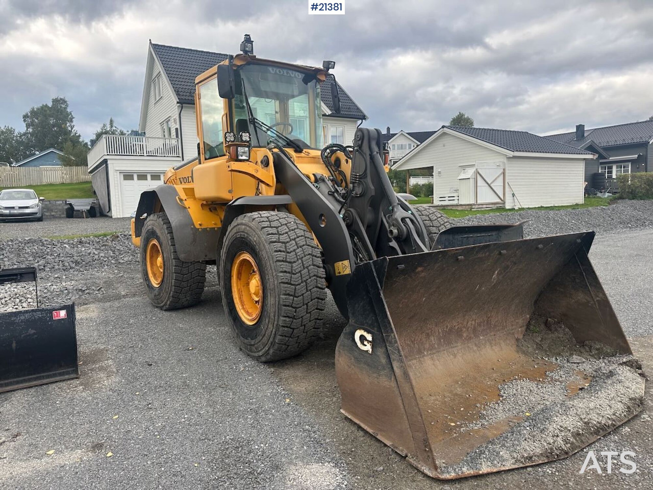 Volvo L90E - Pyöräkuormaaja: kuva Volvo L90E - Pyöräkuormaaja Volvo L90E - Pyöräkuormaaja: kuva Volvo L90E - Pyöräkuormaaja