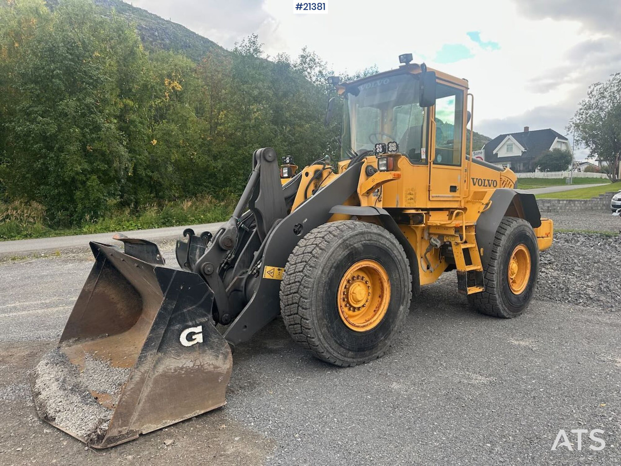 Volvo L90E - Pyöräkuormaaja: kuva Volvo L90E - Pyöräkuormaaja Volvo L90E - Pyöräkuormaaja: kuva Volvo L90E - Pyöräkuormaaja