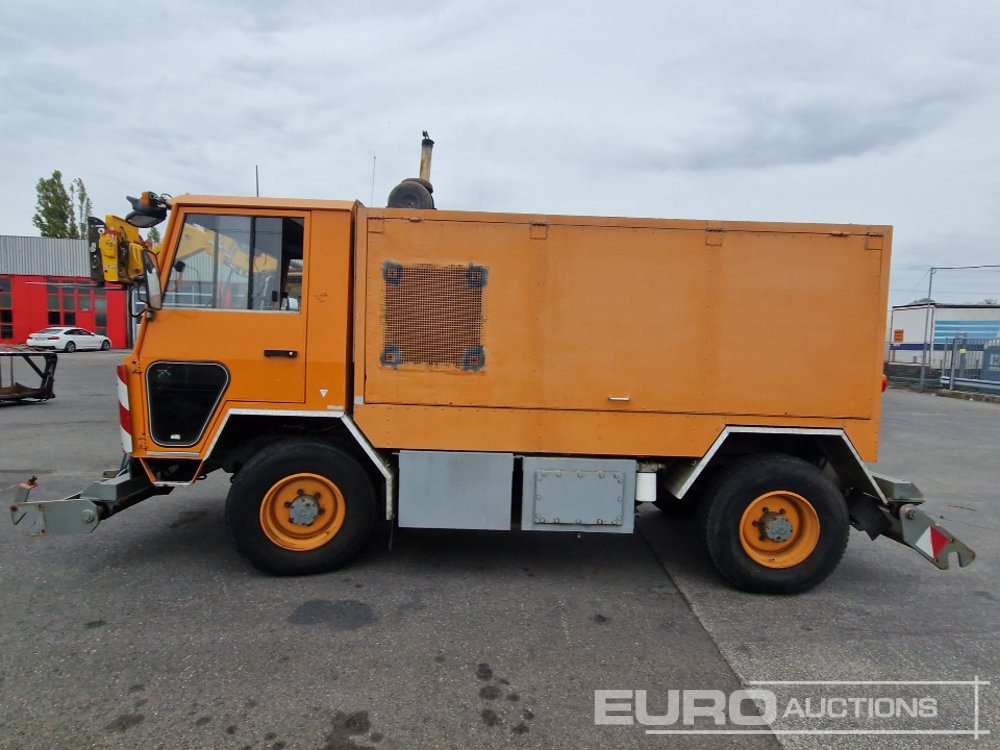 1995 V.Meili Diesel Rail Cleaning/Grindimg Vehicle, 4WD, 4WS (TÜV06/27) (ONLY Part I German Reg. Docs. and Manuals Available) - Mönkijä: kuva 1995 V.Meili Diesel Rail Cleaning/Grindimg Vehicle, 4WD, 4WS (TÜV06/27) (ONLY Part I German Reg. Docs. and Manuals Available) - Mönkijä 1995 V.Meili Diesel Rail Cleaning/Grindimg Vehicle, 4WD, 4WS (TÜV06/27) (ONLY Part I German Reg. Docs. and Manuals Available) - Mönkijä: kuva 1995 V.Meili Diesel Rail Cleaning/Grindimg Vehicle, 4WD, 4WS (TÜV06/27) (ONLY Part I German Reg. Docs. and Manuals Available) - Mönkijä