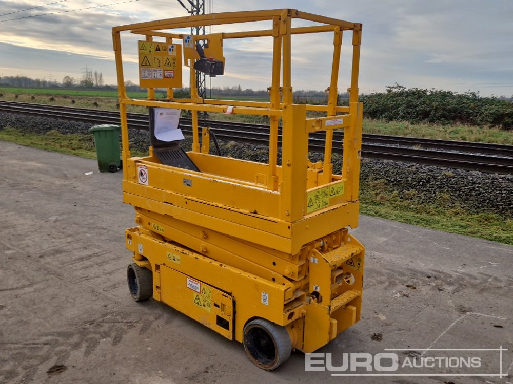 2012 Genie GS1532 - Henkilönostin: kuva 2012 Genie GS1532 - Henkilönostin 2012 Genie GS1532 - Henkilönostin: kuva 2012 Genie GS1532 - Henkilönostin