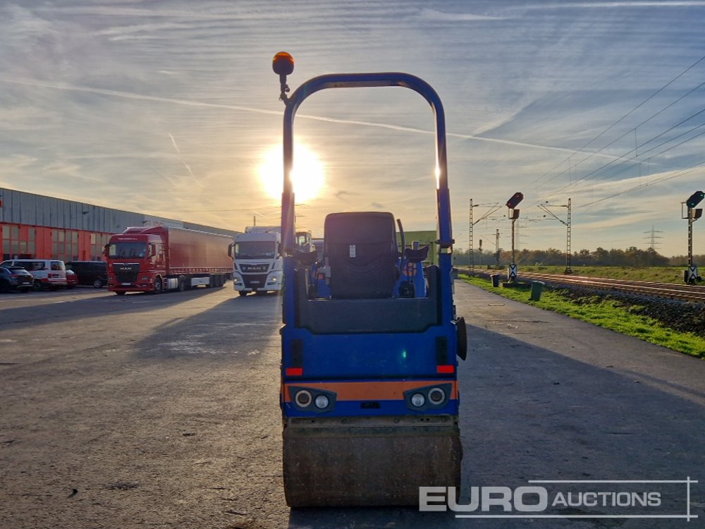2013 Bomag BW100 AD-5 - Jyrä: kuva 2013 Bomag BW100 AD-5 - Jyrä 2013 Bomag BW100 AD-5 - Jyrä: kuva 2013 Bomag BW100 AD-5 - Jyrä