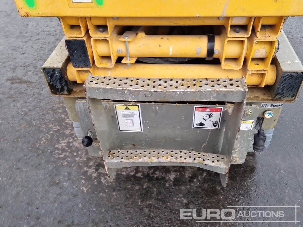 Henkilönostin 2013 Haulotte Compact 8: kuva Henkilönostin 2013 Haulotte Compact 8