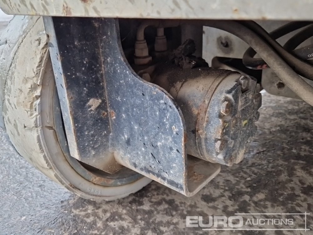 Henkilönostin 2013 Haulotte Compact 8: kuva Henkilönostin 2013 Haulotte Compact 8