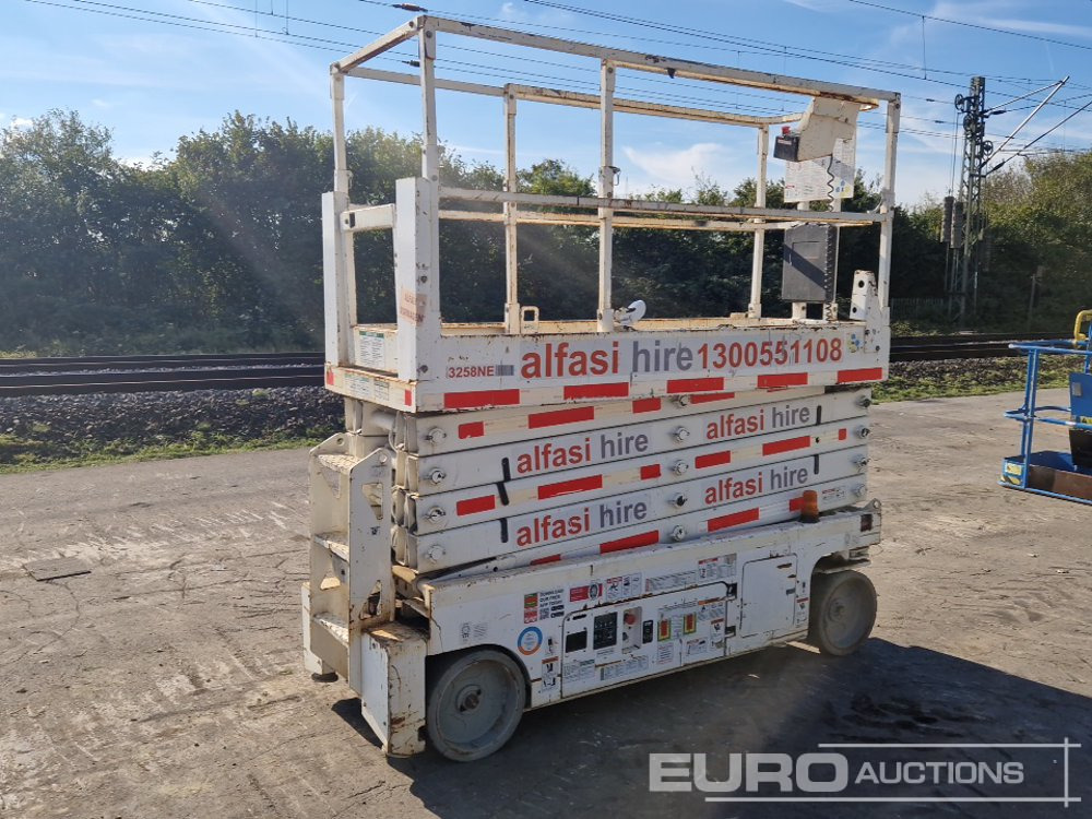 2014 Genie GS3232 - Henkilönostin: kuva 2014 Genie GS3232 - Henkilönostin 2014 Genie GS3232 - Henkilönostin: kuva 2014 Genie GS3232 - Henkilönostin