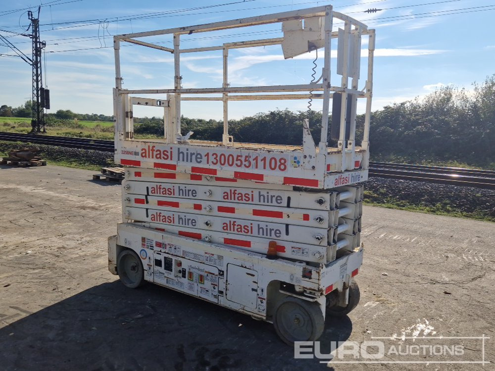 2014 Genie GS3232 - Henkilönostin: kuva 2014 Genie GS3232 - Henkilönostin 2014 Genie GS3232 - Henkilönostin: kuva 2014 Genie GS3232 - Henkilönostin