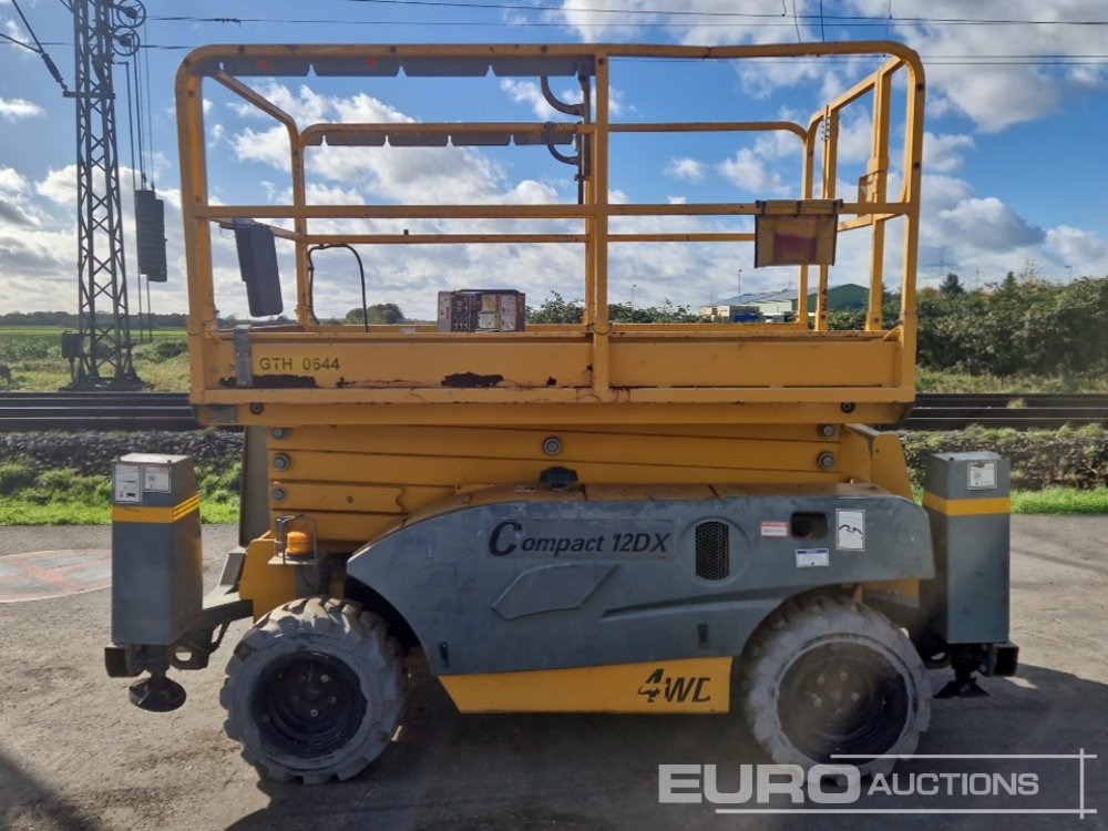 2017 Haulotte Compact 12DX - Saksilava: kuva 2017 Haulotte Compact 12DX - Saksilava 2017 Haulotte Compact 12DX - Saksilava: kuva 2017 Haulotte Compact 12DX - Saksilava