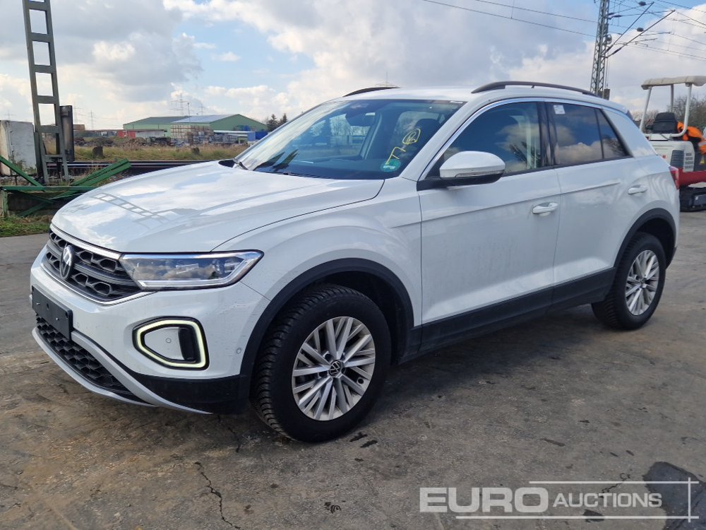2024 Volkswagen T-Roc - Maasturi/ Katumaasturi: kuva  2024 Volkswagen T-Roc - Maasturi/ Katumaasturi 2024 Volkswagen T-Roc - Maasturi/ Katumaasturi: kuva  2024 Volkswagen T-Roc - Maasturi/ Katumaasturi