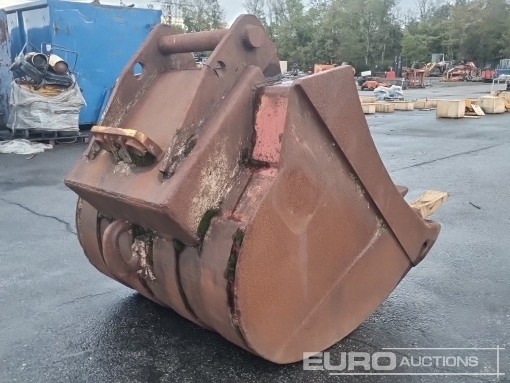 42" Digging Bucket, MS21/25 - Kauha: kuva 42" Digging Bucket, MS21/25 - Kauha 42" Digging Bucket, MS21/25 - Kauha: kuva 42" Digging Bucket, MS21/25 - Kauha