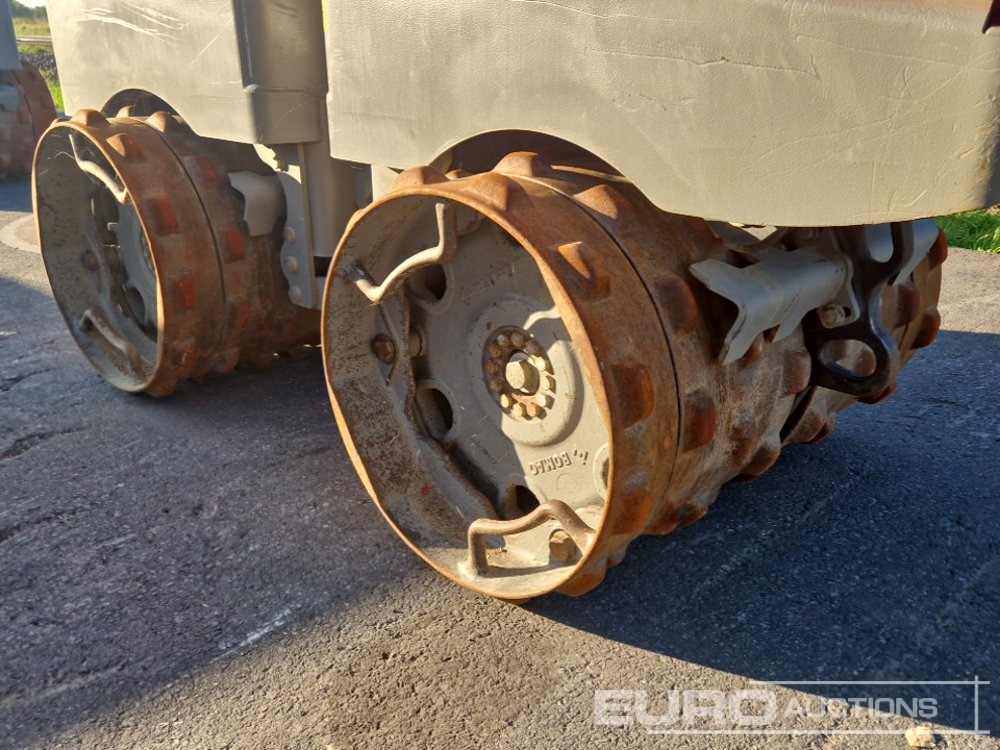 Bomag Walk Behind Trench Foot Compactor (Remote in Office)(Manuals Available) - Asfaltinlaskija: kuva Bomag Walk Behind Trench Foot Compactor (Remote in Office)(Manuals Available) - Asfaltinlaskija Bomag Walk Behind Trench Foot Compactor (Remote in Office)(Manuals Available) - Asfaltinlaskija: kuva Bomag Walk Behind Trench Foot Compactor (Remote in Office)(Manuals Available) - Asfaltinlaskija