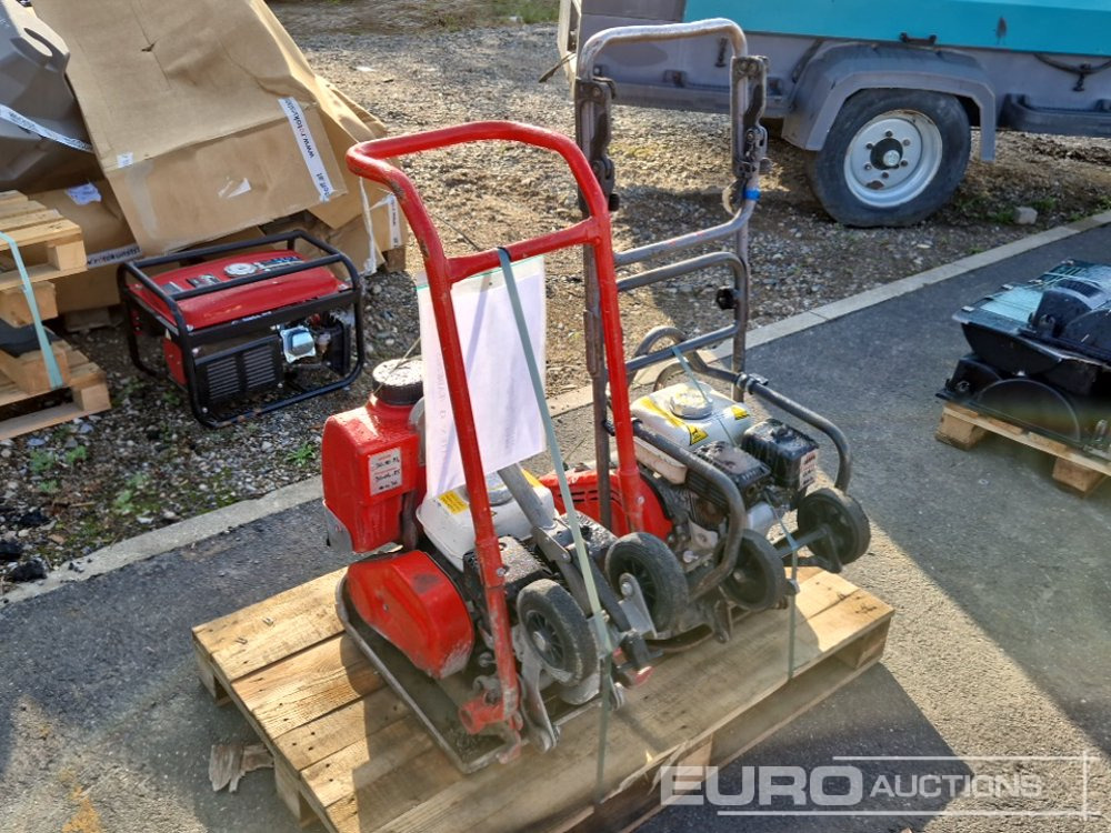 Husqvarna LF75 - Asfaltinlaskija: kuva Husqvarna LF75 - Asfaltinlaskija Husqvarna LF75 - Asfaltinlaskija: kuva Husqvarna LF75 - Asfaltinlaskija
