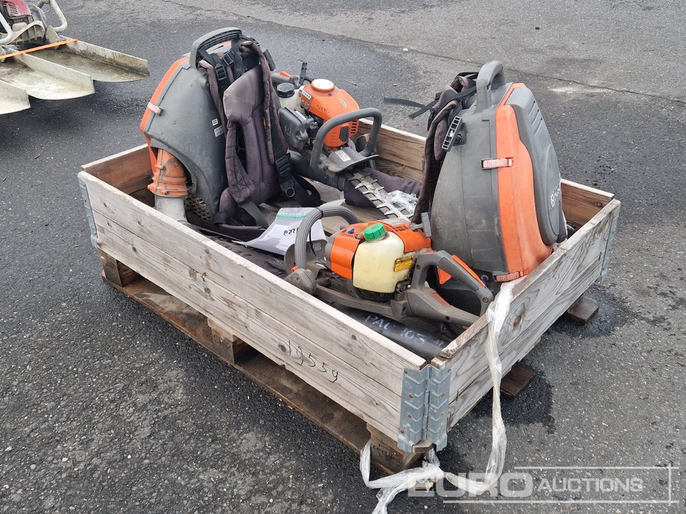 Husqvarna Leaf Blower (2 of) + Hedge Trimmer - Rakennustarvikkeet: kuva Husqvarna Leaf Blower (2 of) + Hedge Trimmer - Rakennustarvikkeet Husqvarna Leaf Blower (2 of) + Hedge Trimmer - Rakennustarvikkeet: kuva Husqvarna Leaf Blower (2 of) + Hedge Trimmer - Rakennustarvikkeet