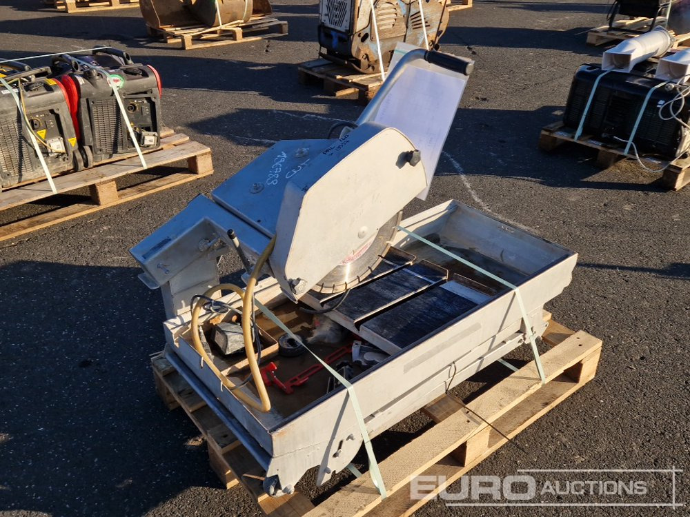 Husqvarna TS350E - Asfaltinlaskija: kuva Husqvarna TS350E - Asfaltinlaskija Husqvarna TS350E - Asfaltinlaskija: kuva Husqvarna TS350E - Asfaltinlaskija