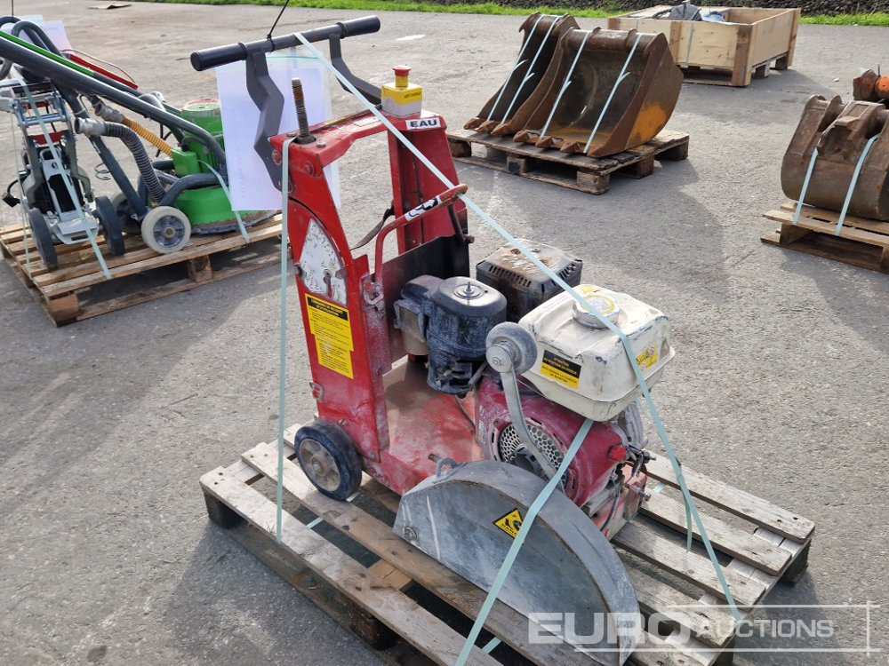 Husqvarna Walk Behind Asphalt Saw - Asfaltinlaskija: kuva Husqvarna Walk Behind Asphalt Saw - Asfaltinlaskija Husqvarna Walk Behind Asphalt Saw - Asfaltinlaskija: kuva Husqvarna Walk Behind Asphalt Saw - Asfaltinlaskija