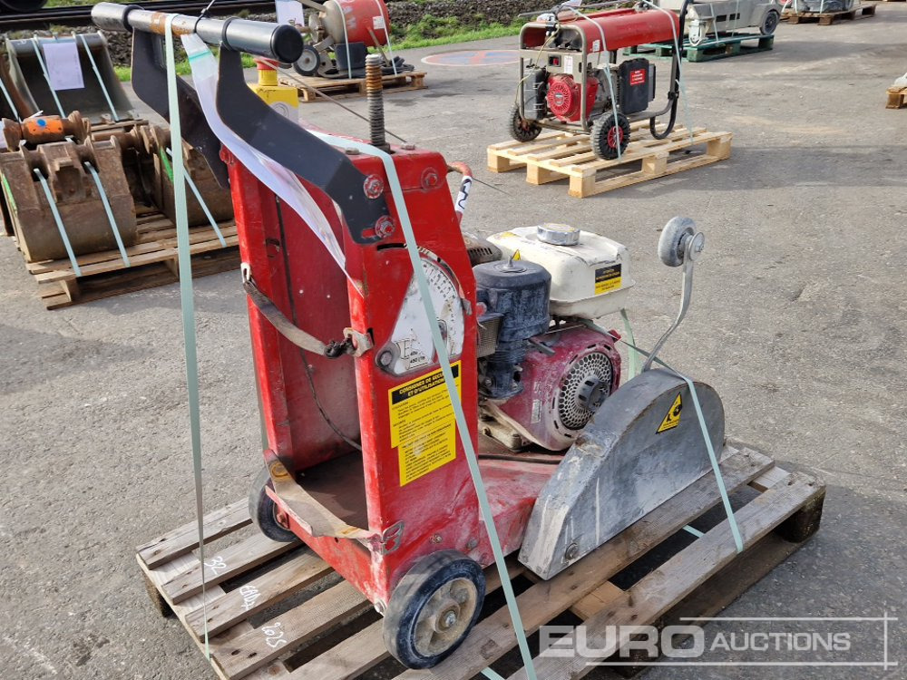 Husqvarna Walk Behind Asphalt Saw - Asfaltinlaskija: kuva Husqvarna Walk Behind Asphalt Saw - Asfaltinlaskija Husqvarna Walk Behind Asphalt Saw - Asfaltinlaskija: kuva Husqvarna Walk Behind Asphalt Saw - Asfaltinlaskija