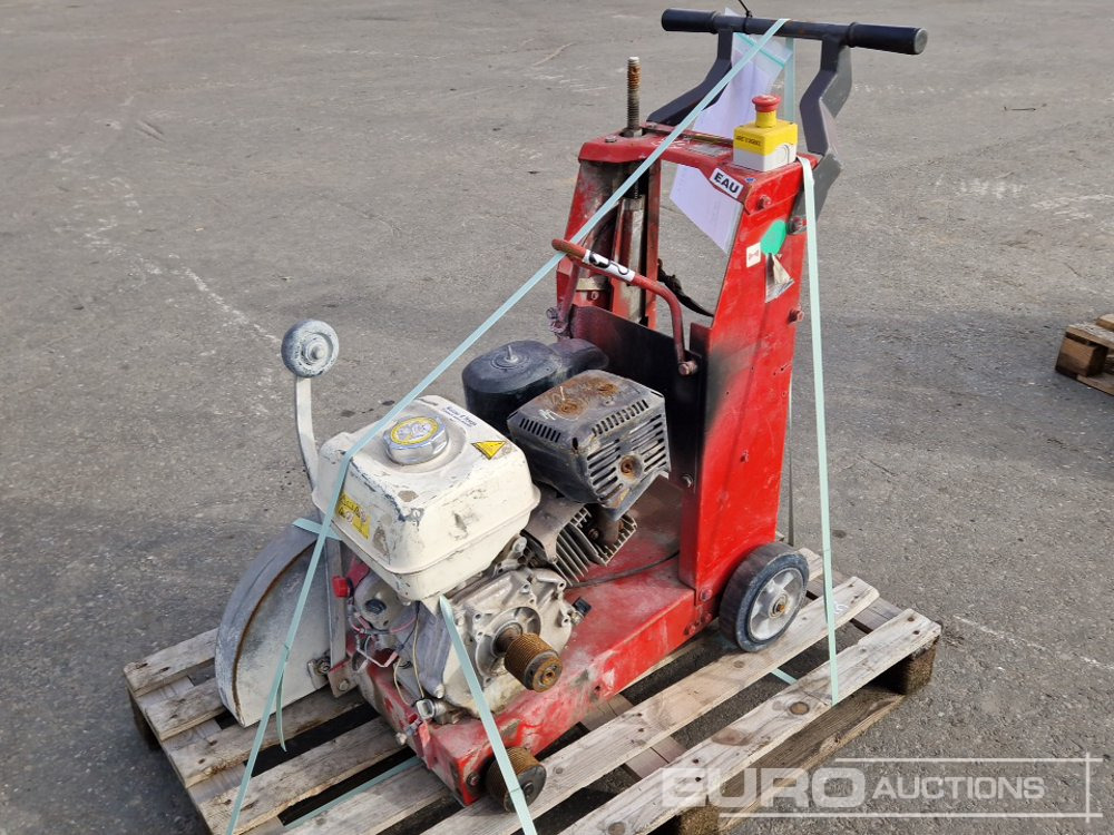 Husqvarna Walk Behind Asphalt Saw - Asfaltinlaskija: kuva Husqvarna Walk Behind Asphalt Saw - Asfaltinlaskija Husqvarna Walk Behind Asphalt Saw - Asfaltinlaskija: kuva Husqvarna Walk Behind Asphalt Saw - Asfaltinlaskija