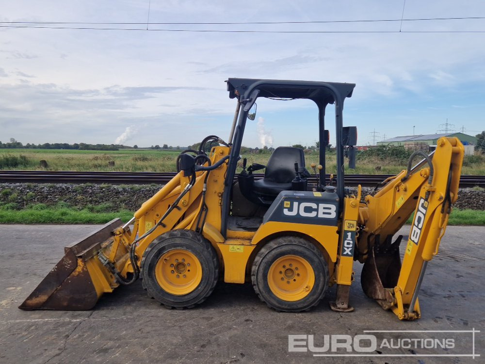 JCB 1CX - Kaivuri-trukki: kuva JCB 1CX - Kaivuri-trukki JCB 1CX - Kaivuri-trukki: kuva JCB 1CX - Kaivuri-trukki