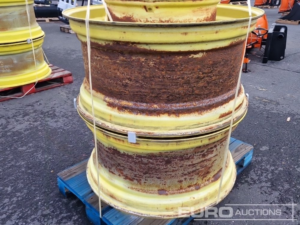 John Deere 15x24/18x38 Fixed Rim Set, FRONT: Center Bore: 221mm, Pitch Circle: 275mm, 8 Screw Holes, REAR: Center Bore: 152mm, Pitch Circle: 221mm, 8 Screw Holes - Rengas: kuva John Deere 15x24/18x38 Fixed Rim Set, FRONT: Center Bore: 221mm, Pitch Circle: 275mm, 8 Screw Holes, REAR: Center Bore: 152mm, Pitch Circle: 221mm, 8 Screw Holes - Rengas John Deere 15x24/18x38 Fixed Rim Set, FRONT: Center Bore: 221mm, Pitch Circle: 275mm, 8 Screw Holes, REAR: Center Bore: 152mm, Pitch Circle: 221mm, 8 Screw Holes - Rengas: kuva John Deere 15x24/18x38 Fixed Rim Set, FRONT: Center Bore: 221mm, Pitch Circle: 275mm, 8 Screw Holes, REAR: Center Bore: 152mm, Pitch Circle: 221mm, 8 Screw Holes - Rengas