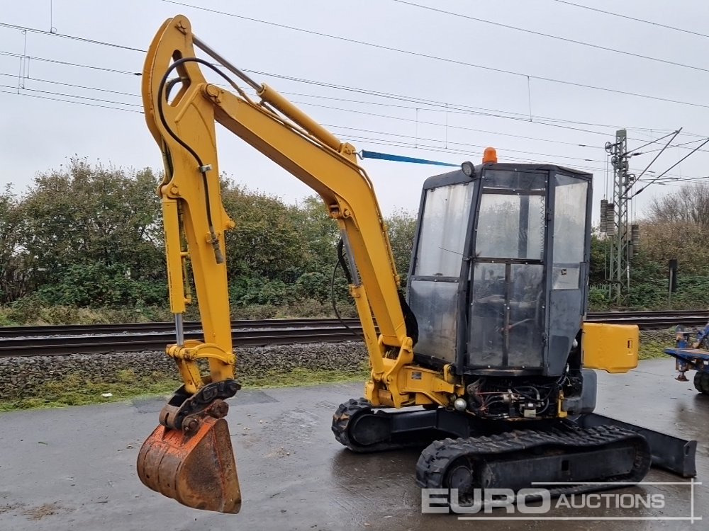 Komatsu PC35 MR-3 - Minikuormaaja: kuva Komatsu PC35 MR-3 - Minikuormaaja Komatsu PC35 MR-3 - Minikuormaaja: kuva Komatsu PC35 MR-3 - Minikuormaaja