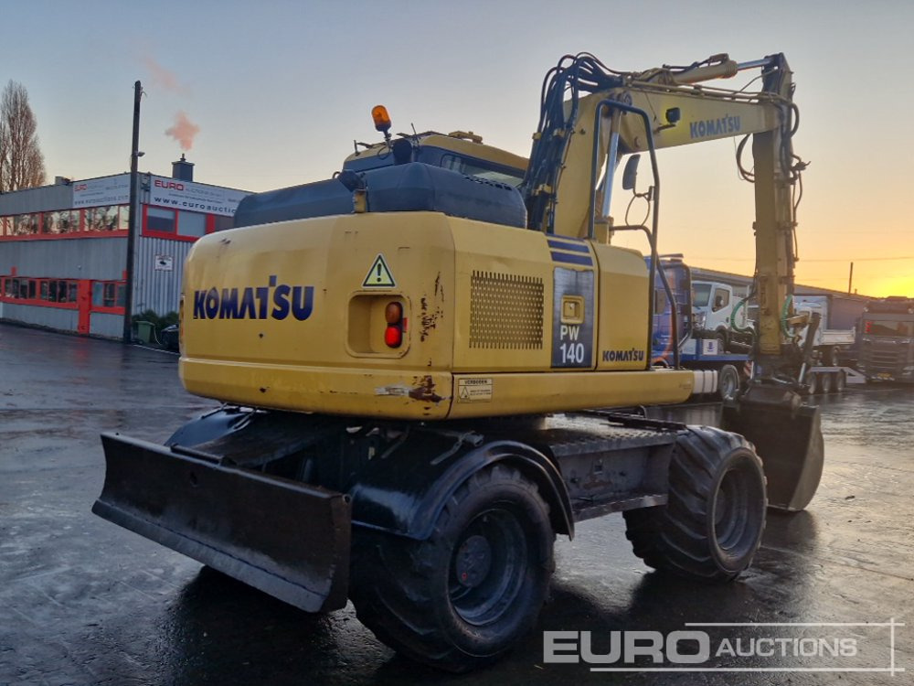 Komatsu PW140-7 - Pyöräalustainen kaivinkone: kuva Komatsu PW140-7 - Pyöräalustainen kaivinkone Komatsu PW140-7 - Pyöräalustainen kaivinkone: kuva Komatsu PW140-7 - Pyöräalustainen kaivinkone