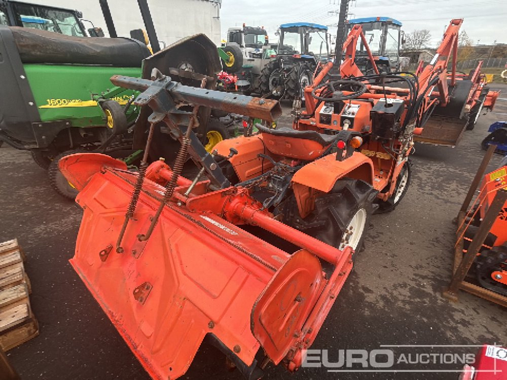Kubota B1200 - Pientraktori: kuva Kubota B1200 - Pientraktori Kubota B1200 - Pientraktori: kuva Kubota B1200 - Pientraktori