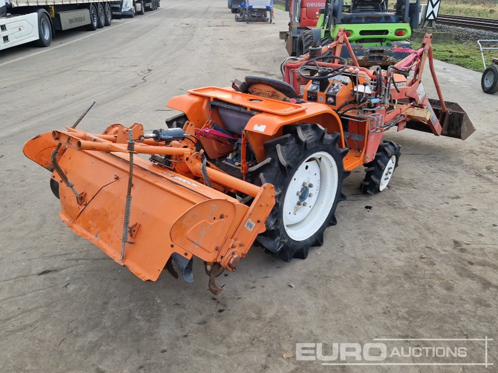 Kubota B1702 - Pientraktori: kuva Kubota B1702 - Pientraktori Kubota B1702 - Pientraktori: kuva Kubota B1702 - Pientraktori
