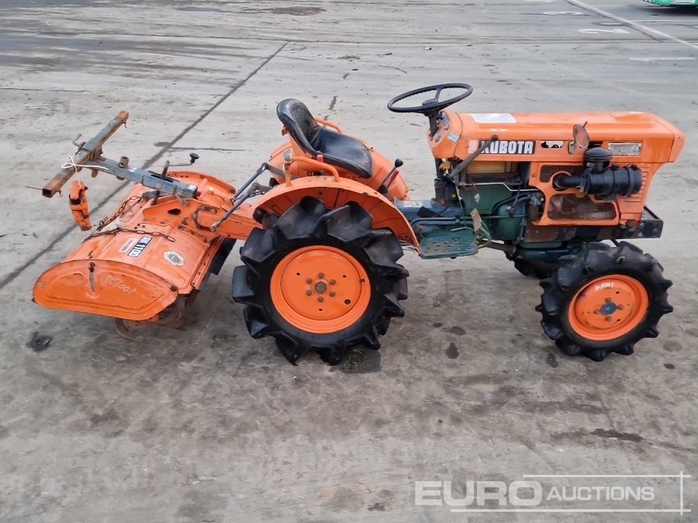 Kubota B7001 - Pientraktori: kuva Kubota B7001 - Pientraktori Kubota B7001 - Pientraktori: kuva Kubota B7001 - Pientraktori
