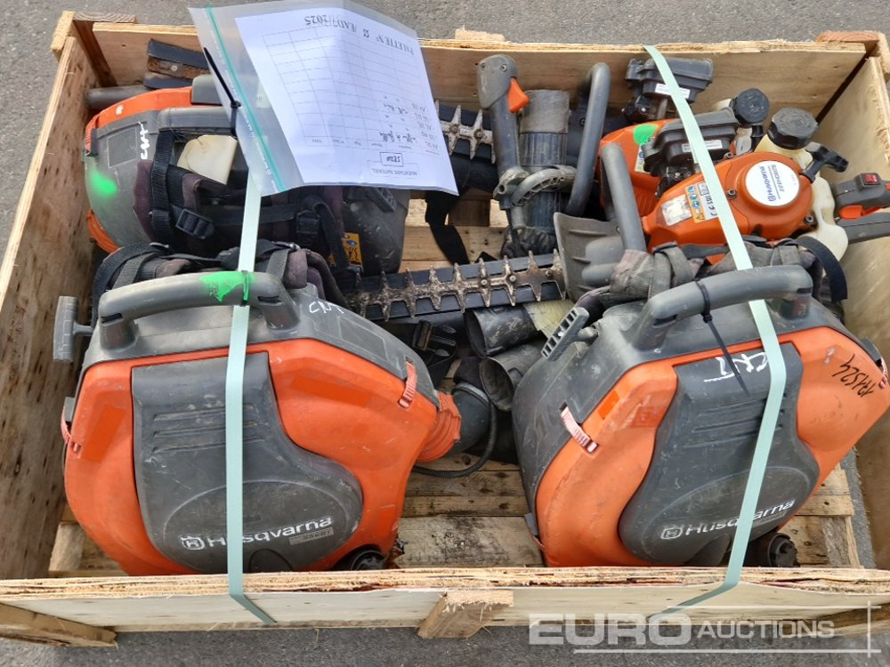 Pallet of Husqvarna Leafblowers, Hedge Trimmers - Rakennustarvikkeet: kuva Pallet of Husqvarna Leafblowers, Hedge Trimmers - Rakennustarvikkeet Pallet of Husqvarna Leafblowers, Hedge Trimmers - Rakennustarvikkeet: kuva Pallet of Husqvarna Leafblowers, Hedge Trimmers - Rakennustarvikkeet