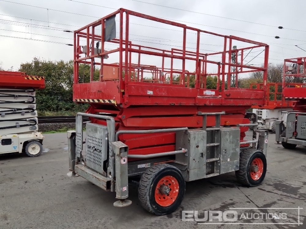 SkyJack SJ8841 - Henkilönostin: kuva SkyJack SJ8841 - Henkilönostin SkyJack SJ8841 - Henkilönostin: kuva SkyJack SJ8841 - Henkilönostin